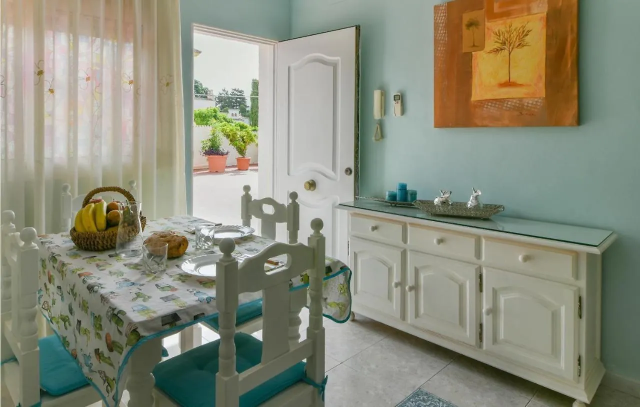 Cozy Apartment In Torremolinos With Kitchen Ισπανία